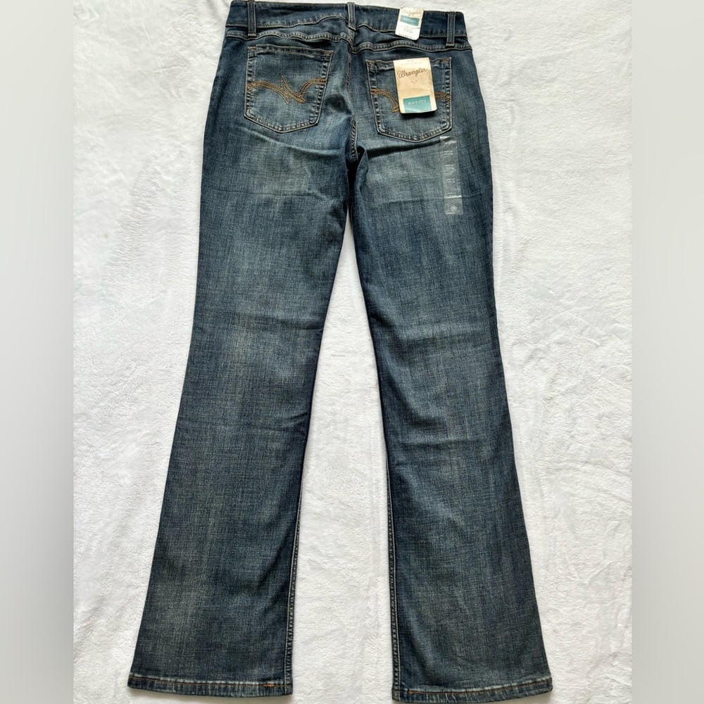 WRANGLER Classic Mid Rise Bootcut Blue Jeans--NWT—15 - Picture 4 of 14